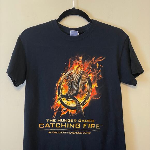 Gildan S Hunger Games Catching Fire casual shirt sleeve t-shirt fandom black - Picture 2 of 7